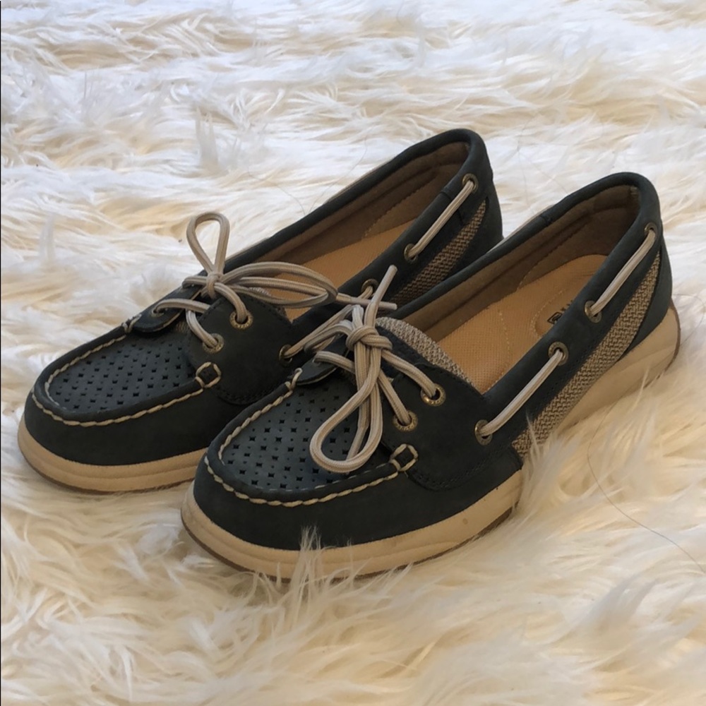 Sperry sneaker